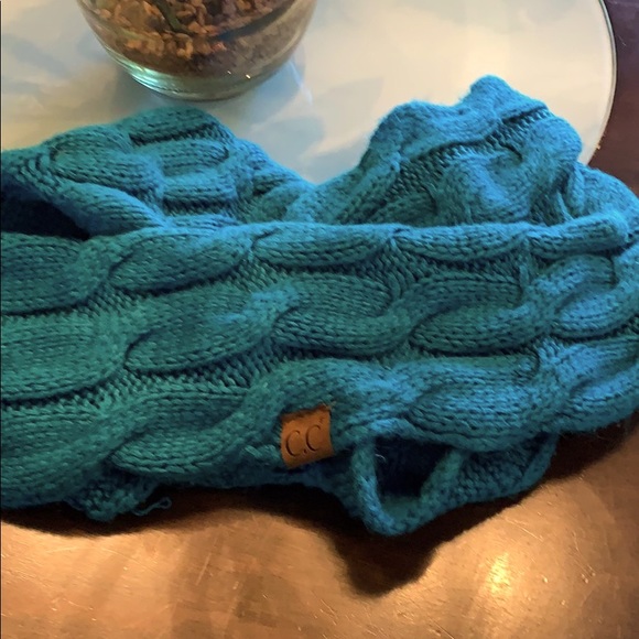 Blue scarve - Picture 1 of 1